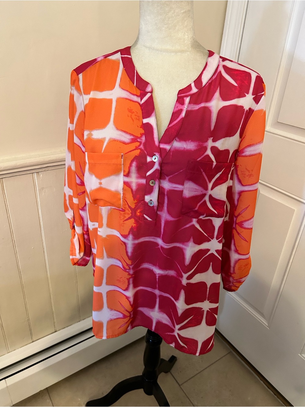 Chico’s Pintucked Tie-Dye Roll Tab Sleeve Henley Blouse Size 2/US Size12 (Large)